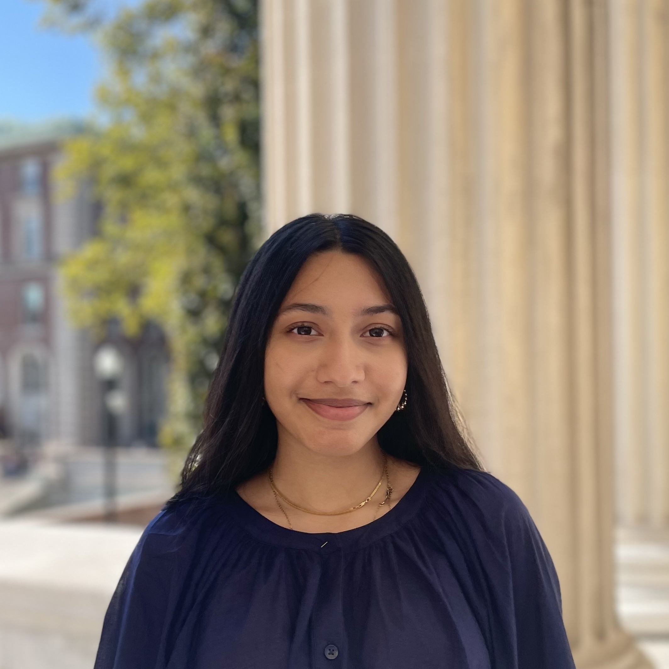 Zainab Anwar headshot